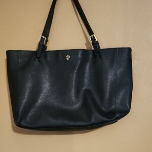 Tory Burch Black Tote Bag Sleek Structured Design